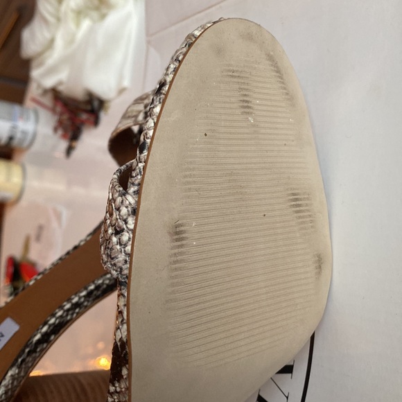 Sandals - Picture 4 of 5